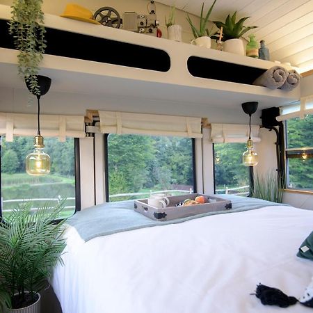 American School Bus Retreat With Hot Tub In Sussex Meadow Uckfield Luaran gambar