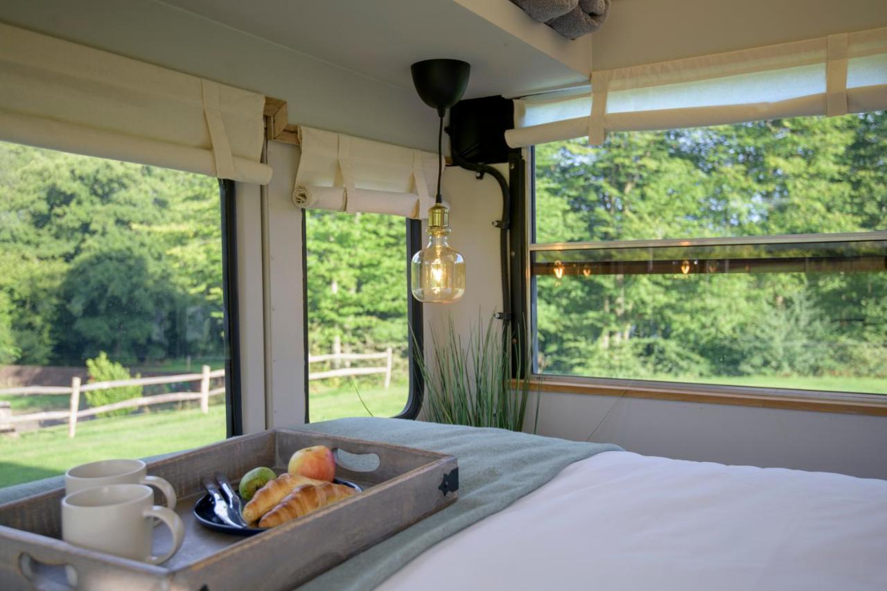 American School Bus Retreat With Hot Tub In Sussex Meadow Uckfield Luaran gambar