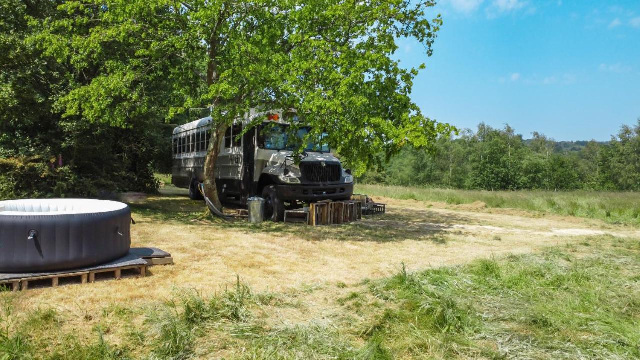 American School Bus Retreat With Hot Tub In Sussex Meadow Uckfield Luaran gambar
